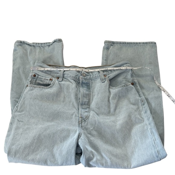 🔥Levi’s Ribcage Straight Ankle Jeans | Size 31 | Light Wash Distressed - Picture 3 of 11